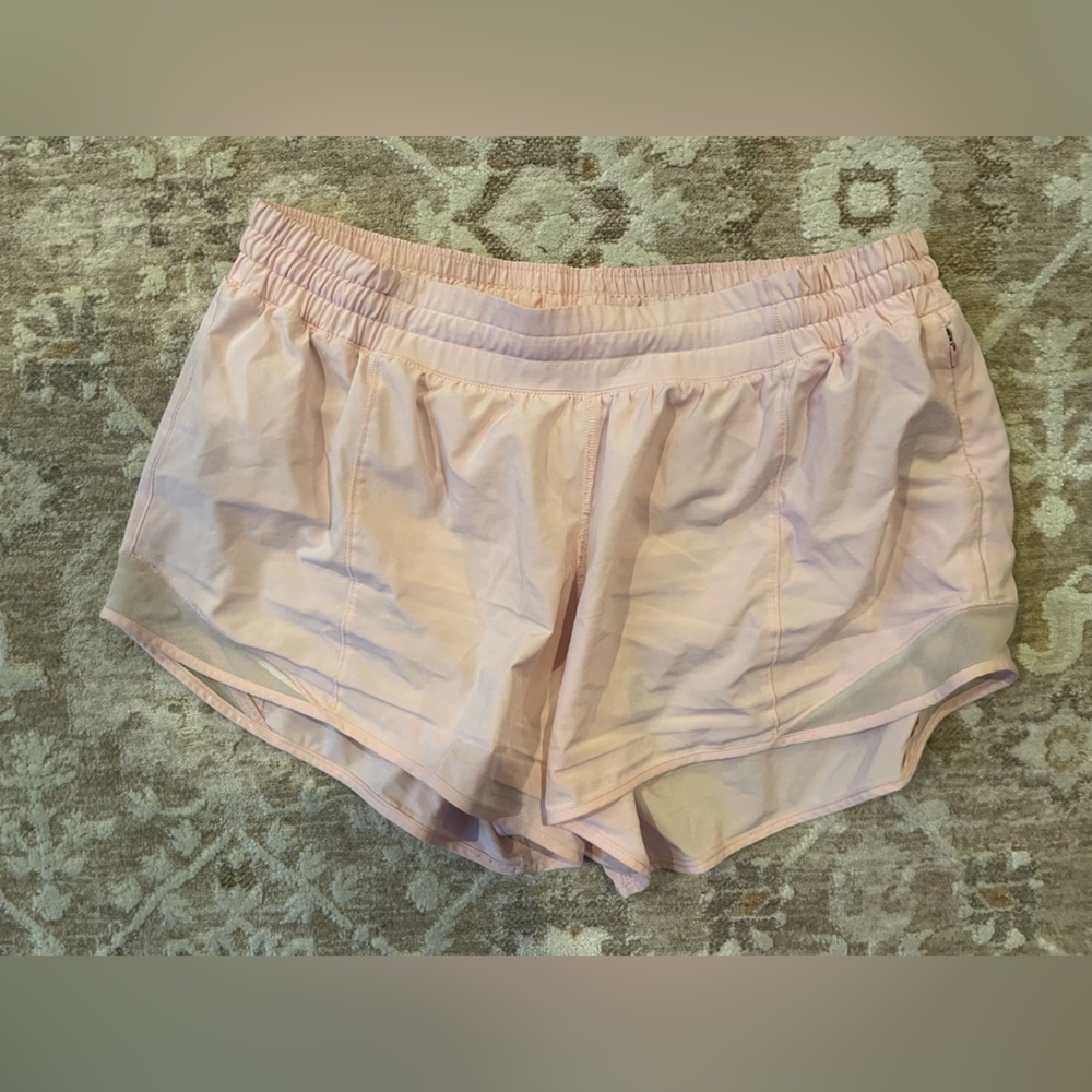 Lulu Lemon Hotty Hot Shorts 2.5”